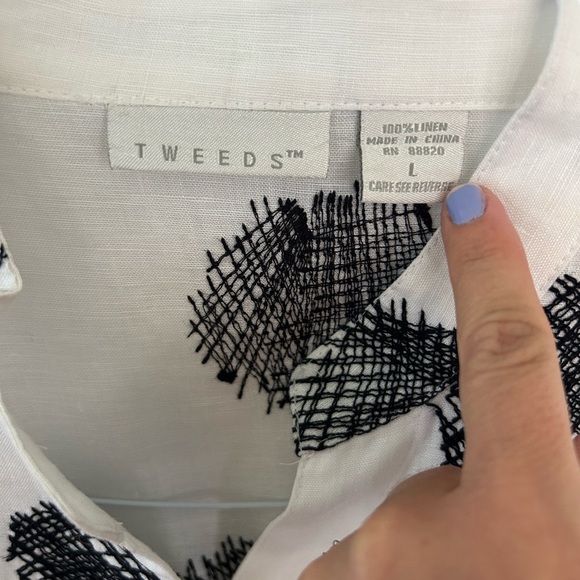 Tweeds White Linen Button Down Women’s Shirt with Black Embroidery Size Large - Picture 9 of 11